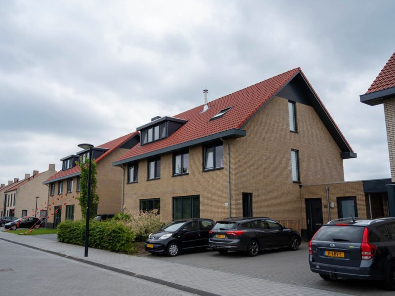 Nieuwbouw 4 twee-onder-één kap woningen